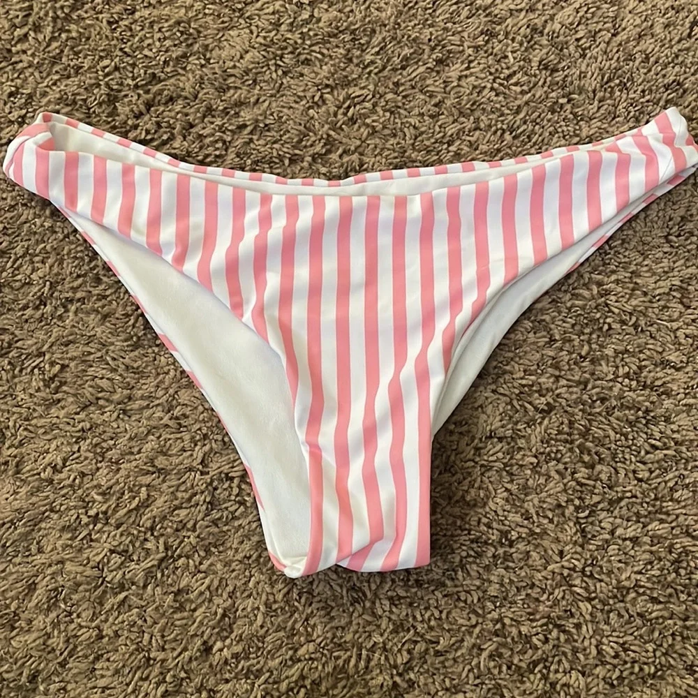 bikinis - Picture 4 of 5